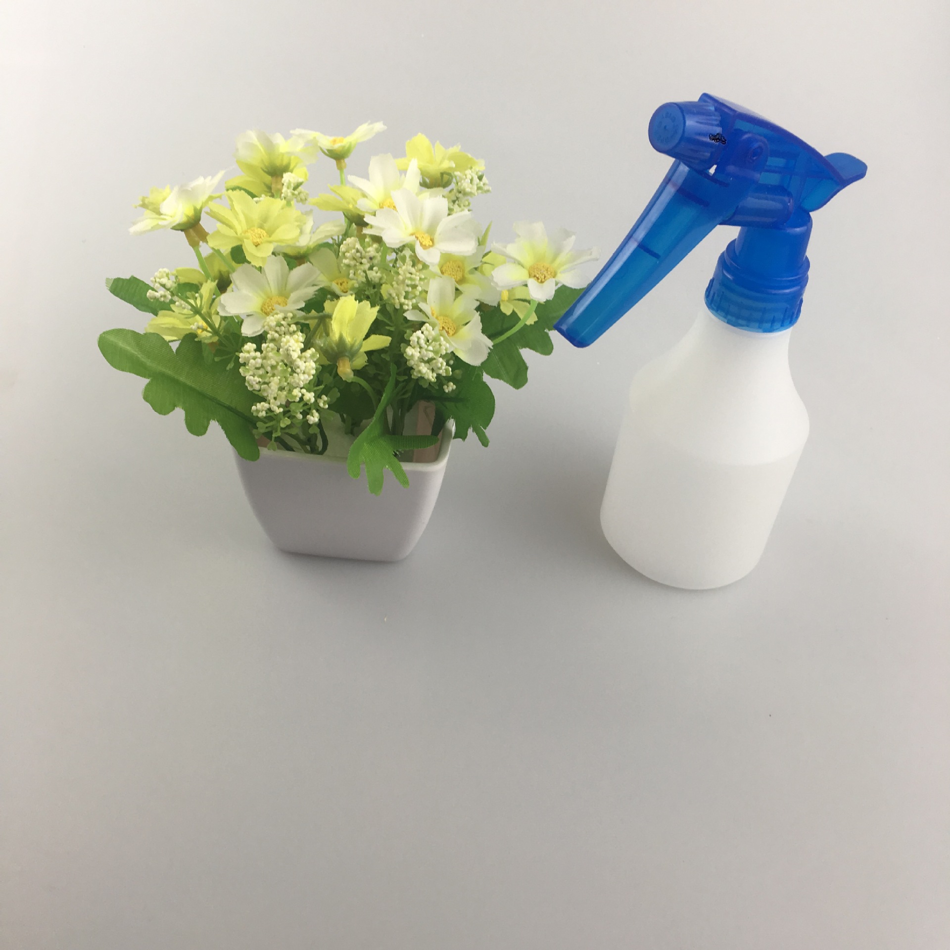 厂家供应250ml PE洗发水瓶 美容美化瓶 护化素瓶  喷器瓶 塑料瓶