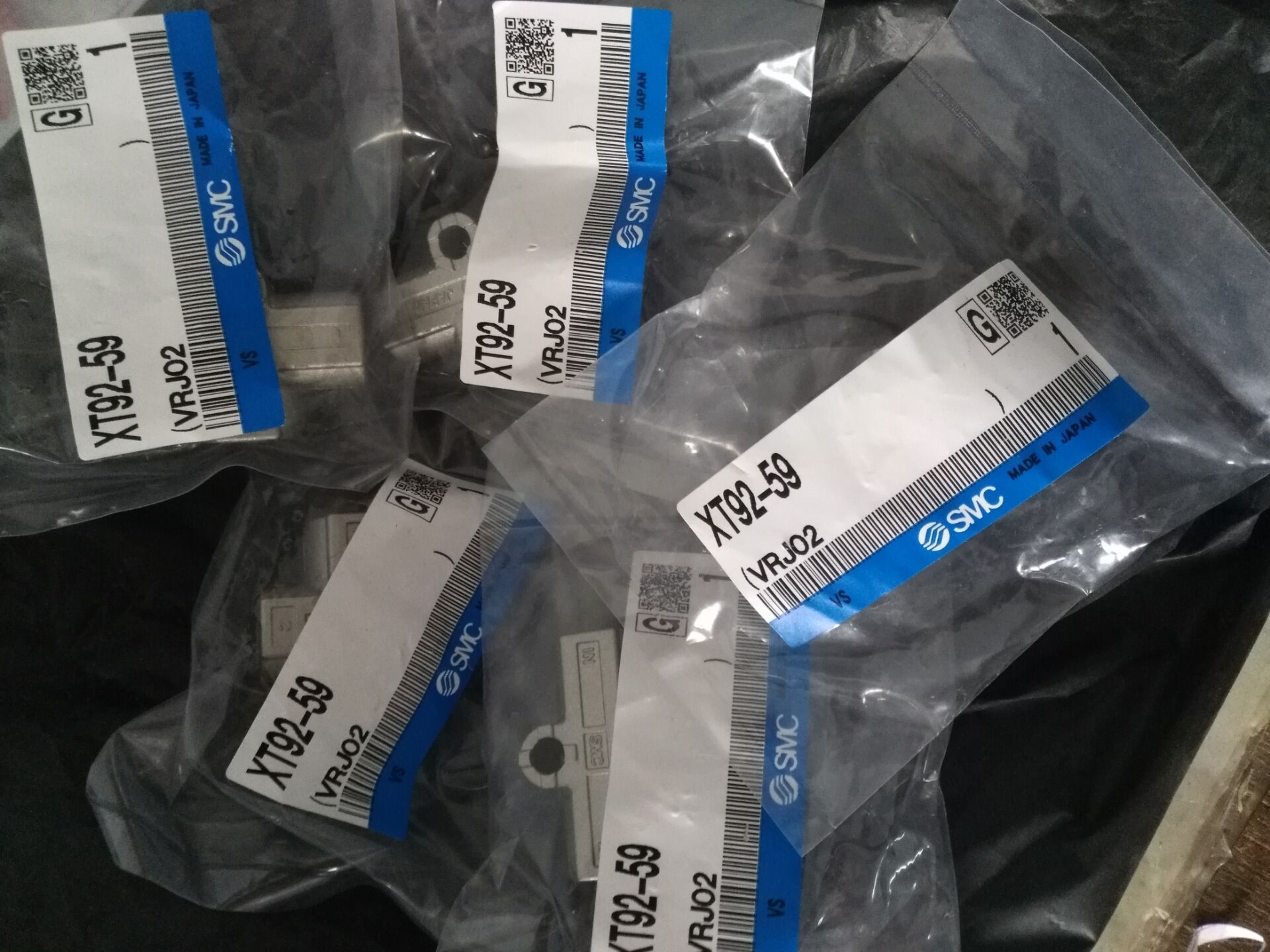 出售现货SMC 双压阀XT92-59 气动回路逻辑元件