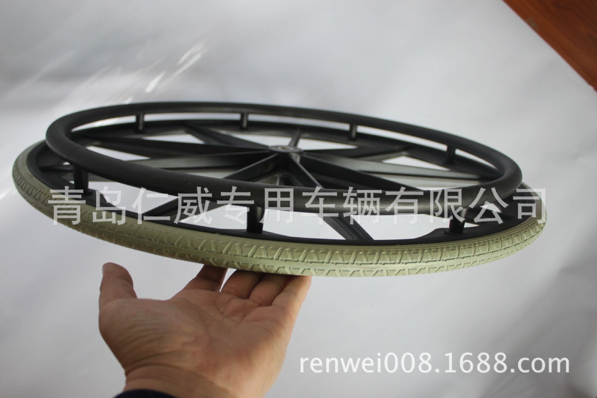  24寸轮椅后轮带扶手圈 24*1.75PU轮  wheelchair wheel