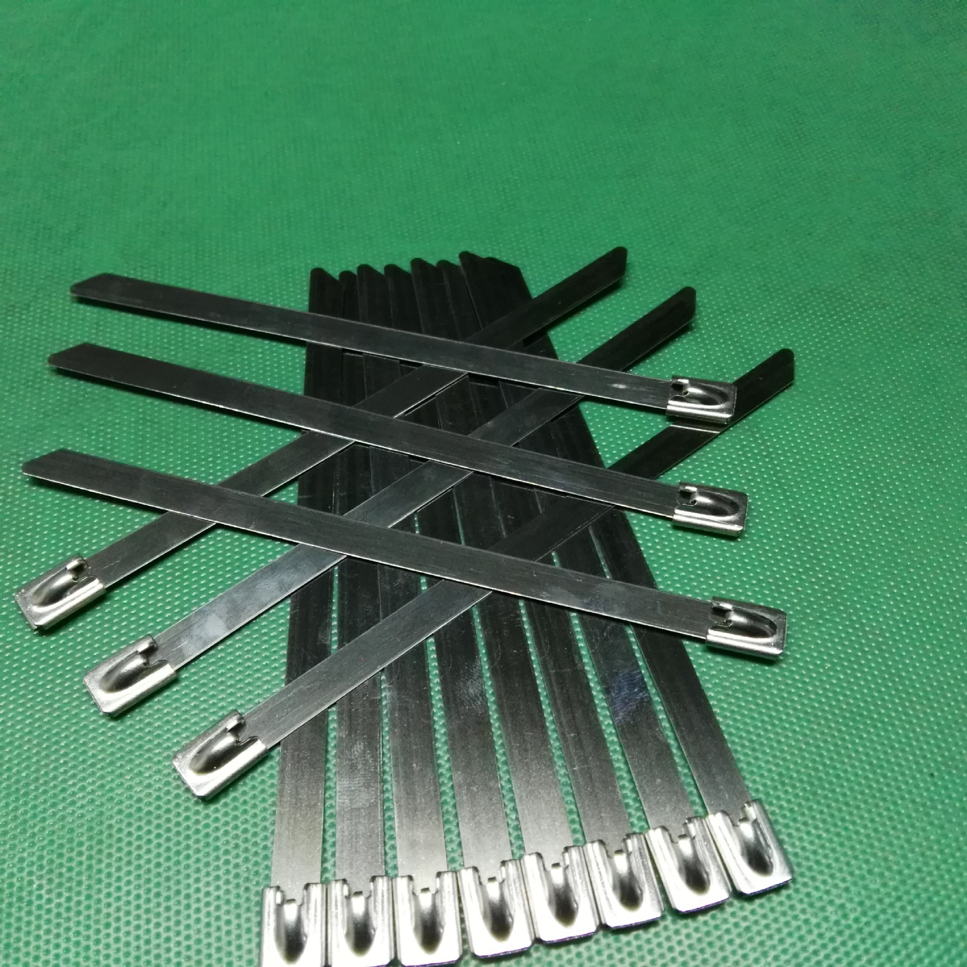 厂家直供304包塑自锁式不锈钢扎带4.6-19宽船用电缆扎带规格齐全