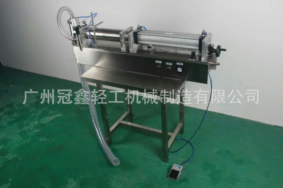 全气动卧式自吸灌装机,沐浴露灌装机,洗发水灌装机,洗洁精灌装机