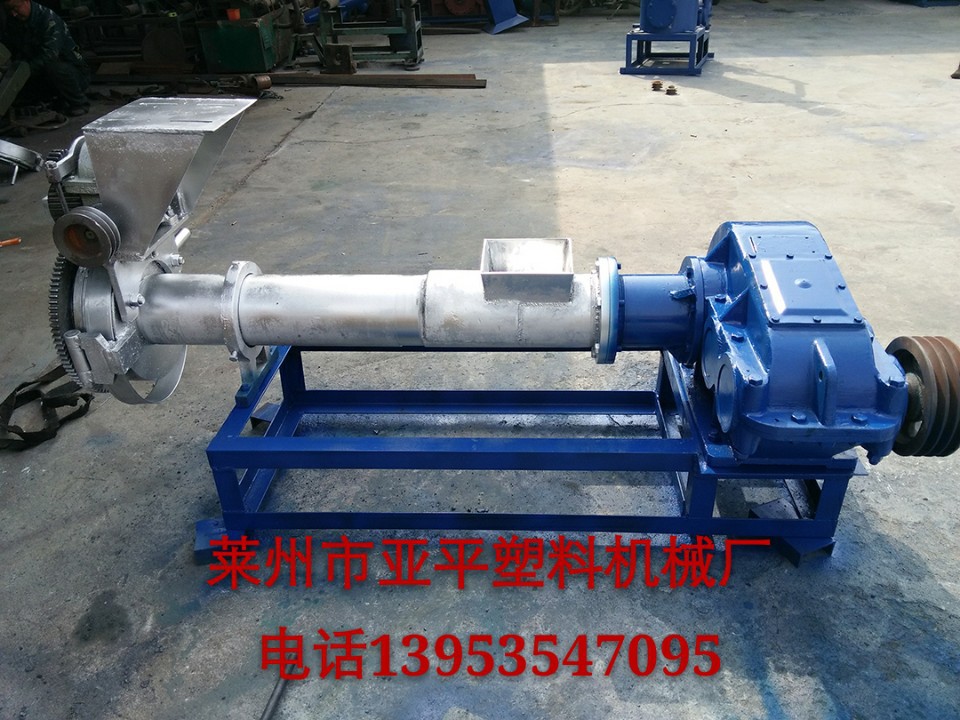 擠出輔機