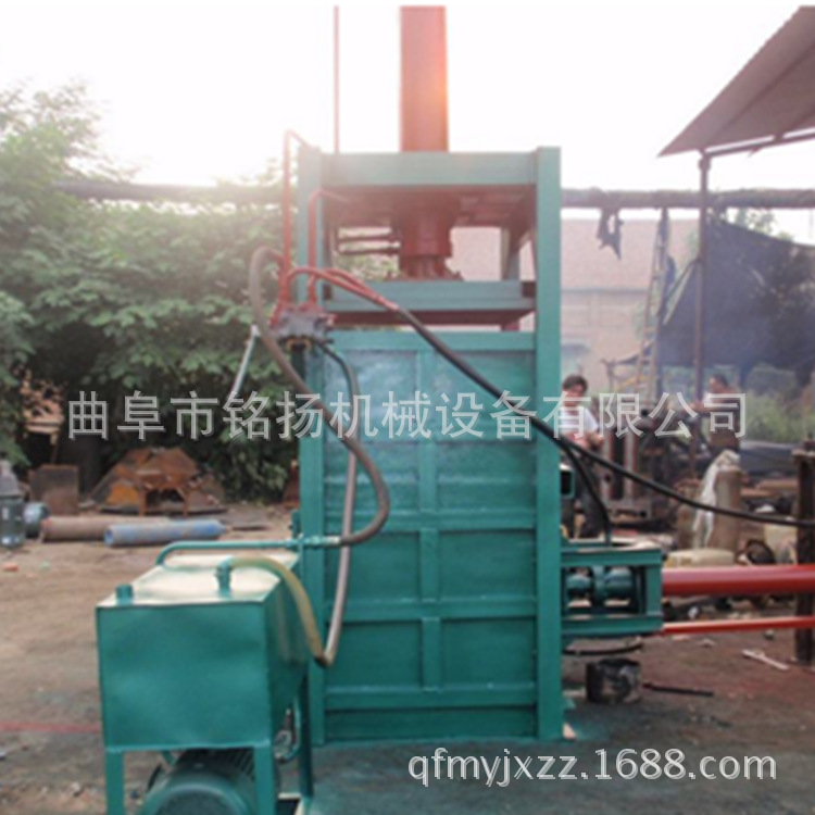 大型持久耐用废纸饮料压块机 新型半自动压缩机