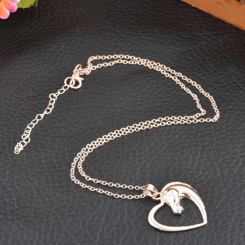 Sweet Heart Pony Necklace Alloy Pendant Copper Chain Cute Animal Horse Head Necklace Wholesale display picture 3