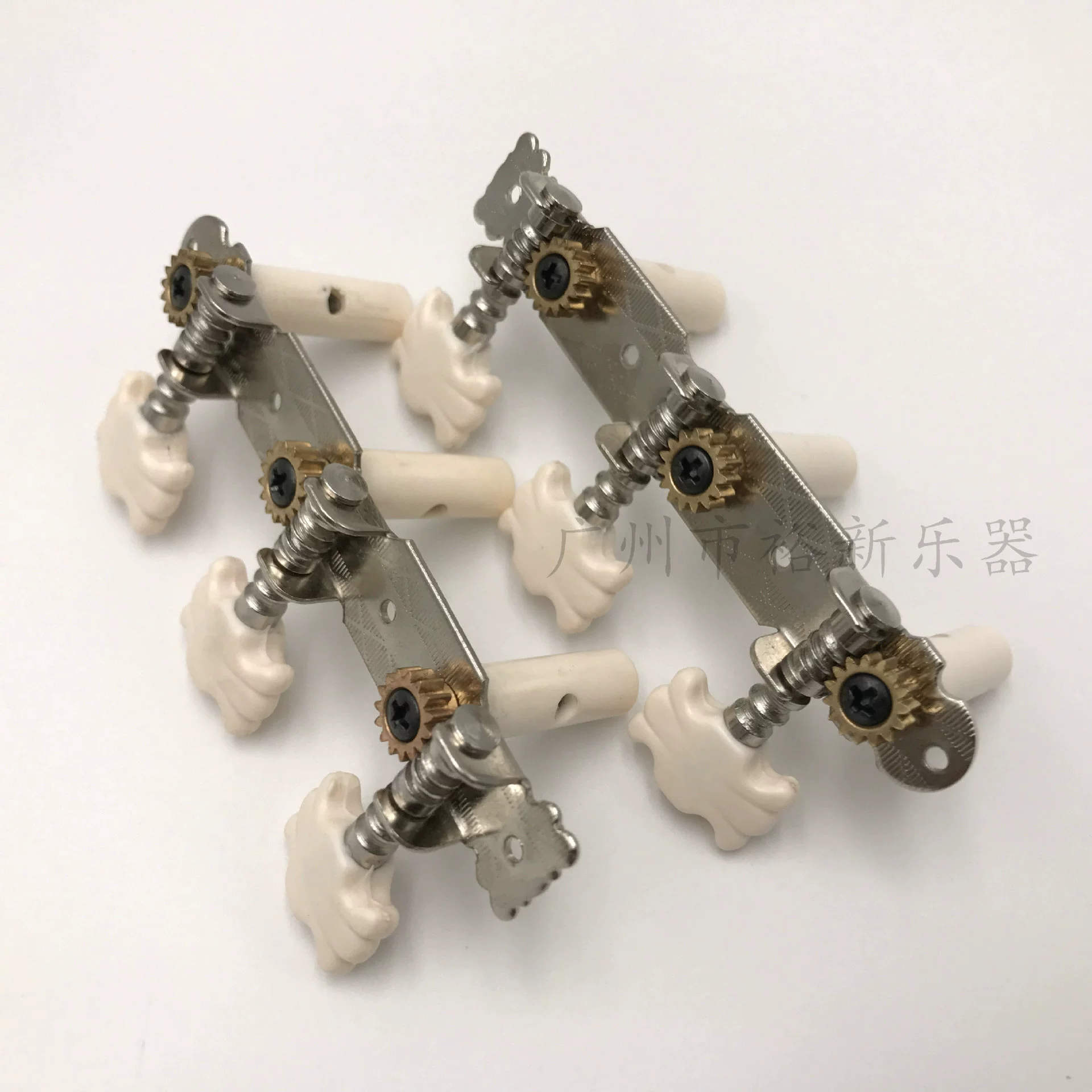 Yuxin Musical Instrument Wooden Guitar String Roller Short Sanlian Flower Head Plastic String