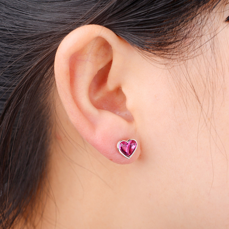 Heart Shaped Simple Austrian Crystal Stud Earrings Girls Earrings display picture 4