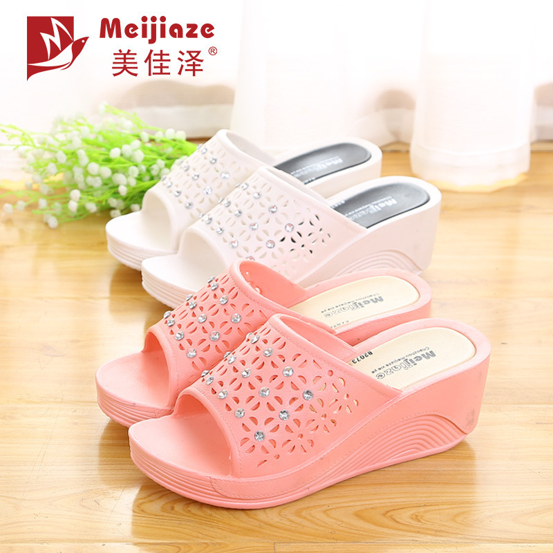 沙灘涼拖鞋2020坡跟新品松糕跟防滑外穿壹字拖2020年夏季厚底百搭