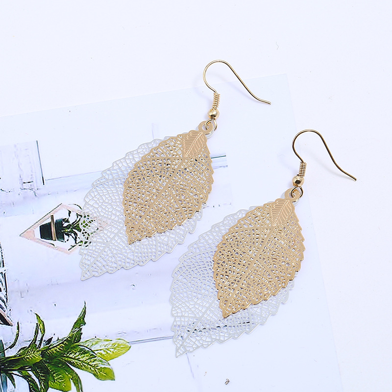 Casual Retro Leaves Metal Plating Hollow Out Women's Drop Earrings display picture 3