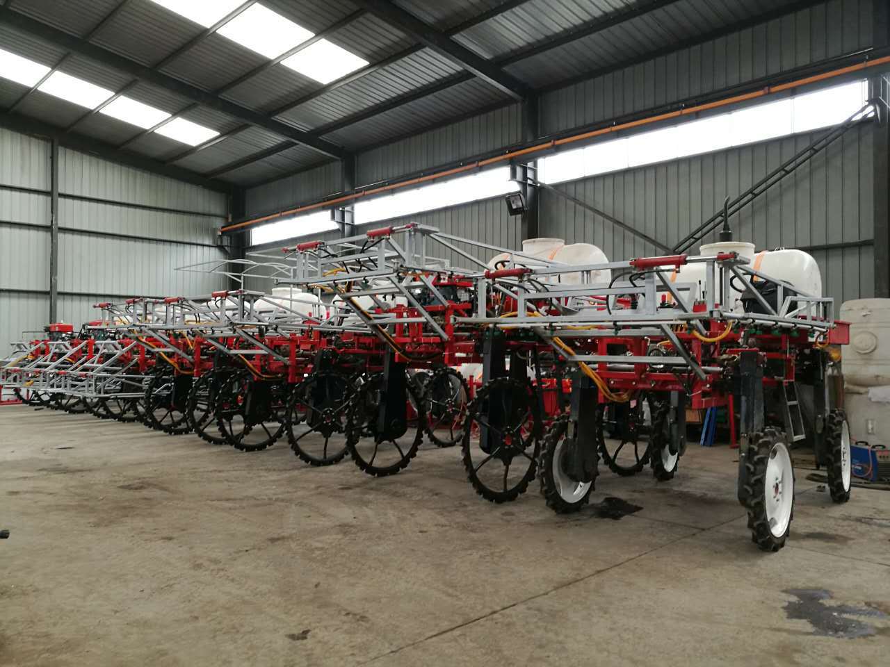 自走式喷药机  出口喷雾器  四轮打药机  轮距可调式喷雾器