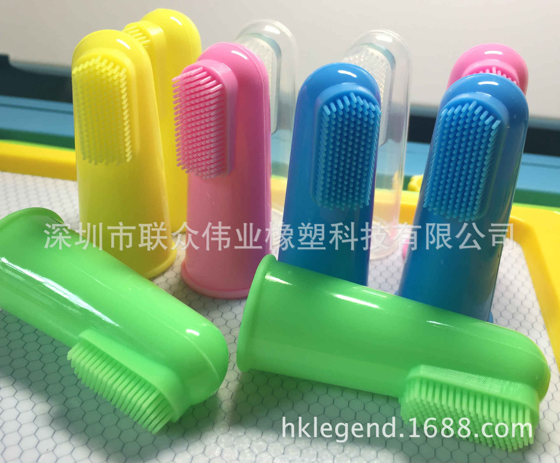 Factory Direct Sale Professional Export Large Size Long-bristle Pet Special Finger Toothbrush Food Grade Silicone Finger Brush