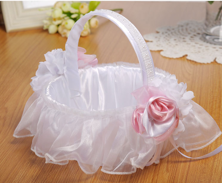 European and American creative wedding lace flower baskets, white bride flower girls scattering flowers, small flower baskets, wedding supplies wholesale detail image 7