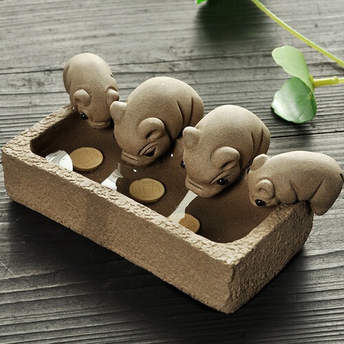 Manufacturer wholesale four little pigs drinking water purple sand ornaments piglets ornaments pig tea pet purple sand tea pet pig tea pet