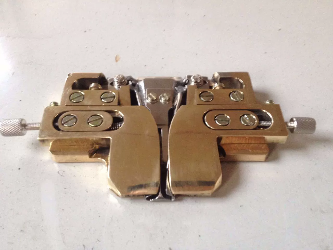 Инструмент для изготовления крышек, Открыватель швов ствола с двойной иглой