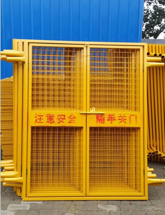 建筑施工电梯安全门 加工批发人货梯防护门 升降机楼层井口防护-阿里巴巴