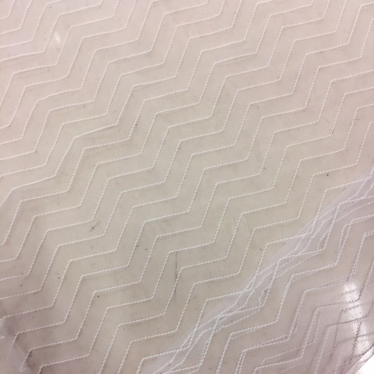 爆款薄透轻颖无弹锦纶蕾丝网布 闪电网眼布波浪网打底衫裙子面料