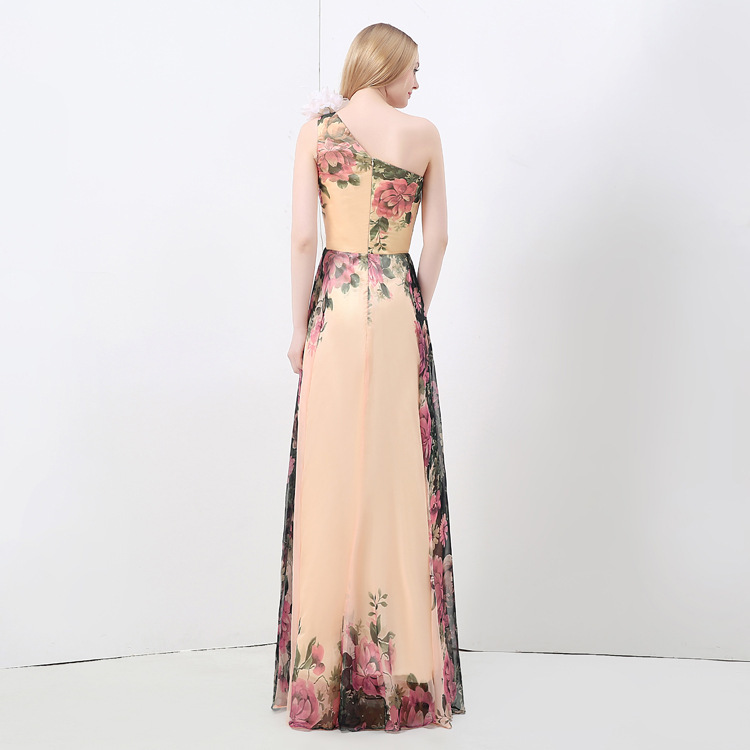 3125099477_351680919