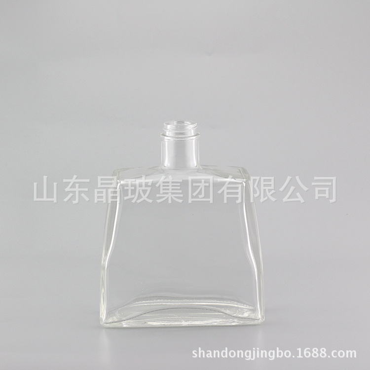 山东货源直销玻璃瓶500ml酒瓶 700ml洋酒瓶 伏特加瓶 油瓶