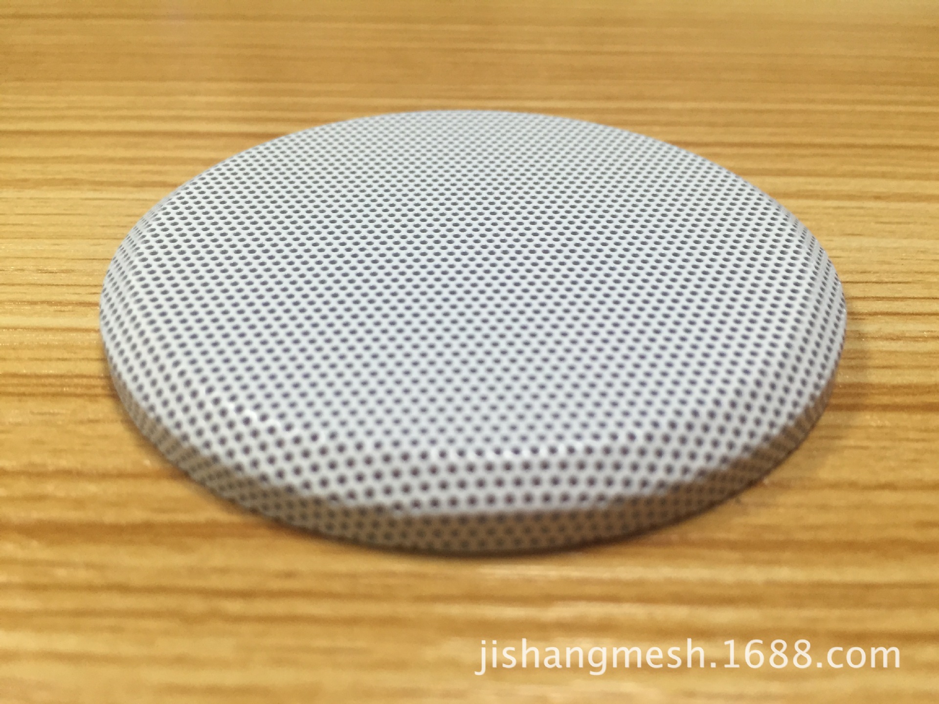 生产：户外防锈蓝牙音响网、铝喇叭网罩、不锈钢网五金加工烤漆