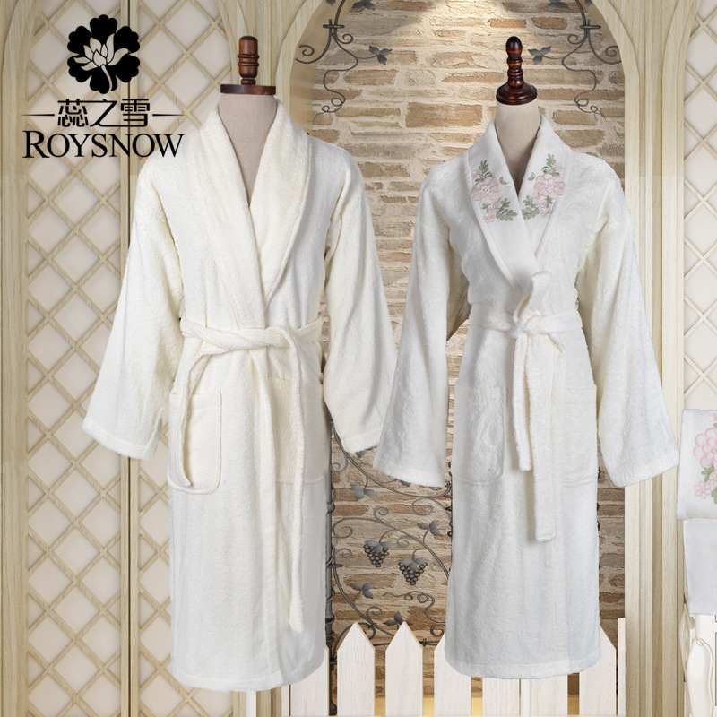 Foshan towel factory customized cotton exquisite embroidered bathrobe gift box men and women nightgown set Wholesale