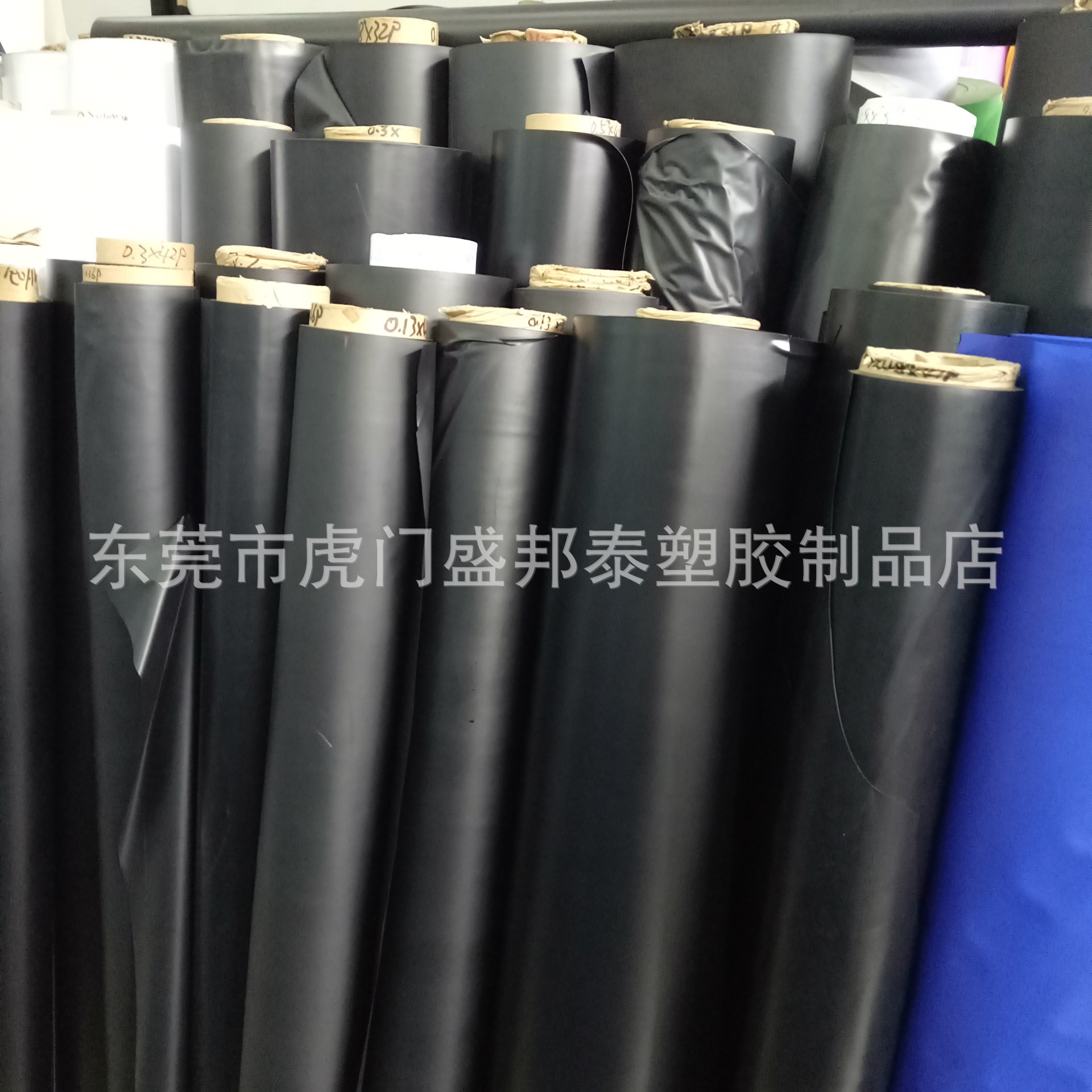 厂家供应PVC膜黑色Q纹里胶P纹荔枝纹面料文具膜等各类纹路PVC薄膜