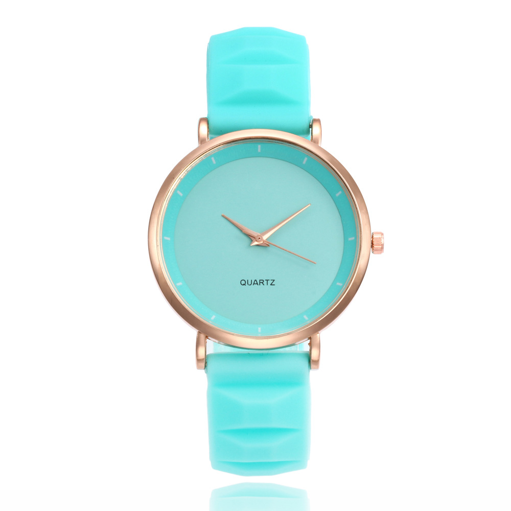 Ultra thin silicone fashionable watch for men and women