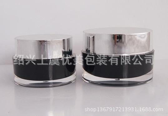 3001375002_442804076