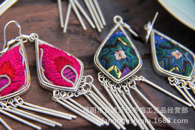 手工绣片耳环
