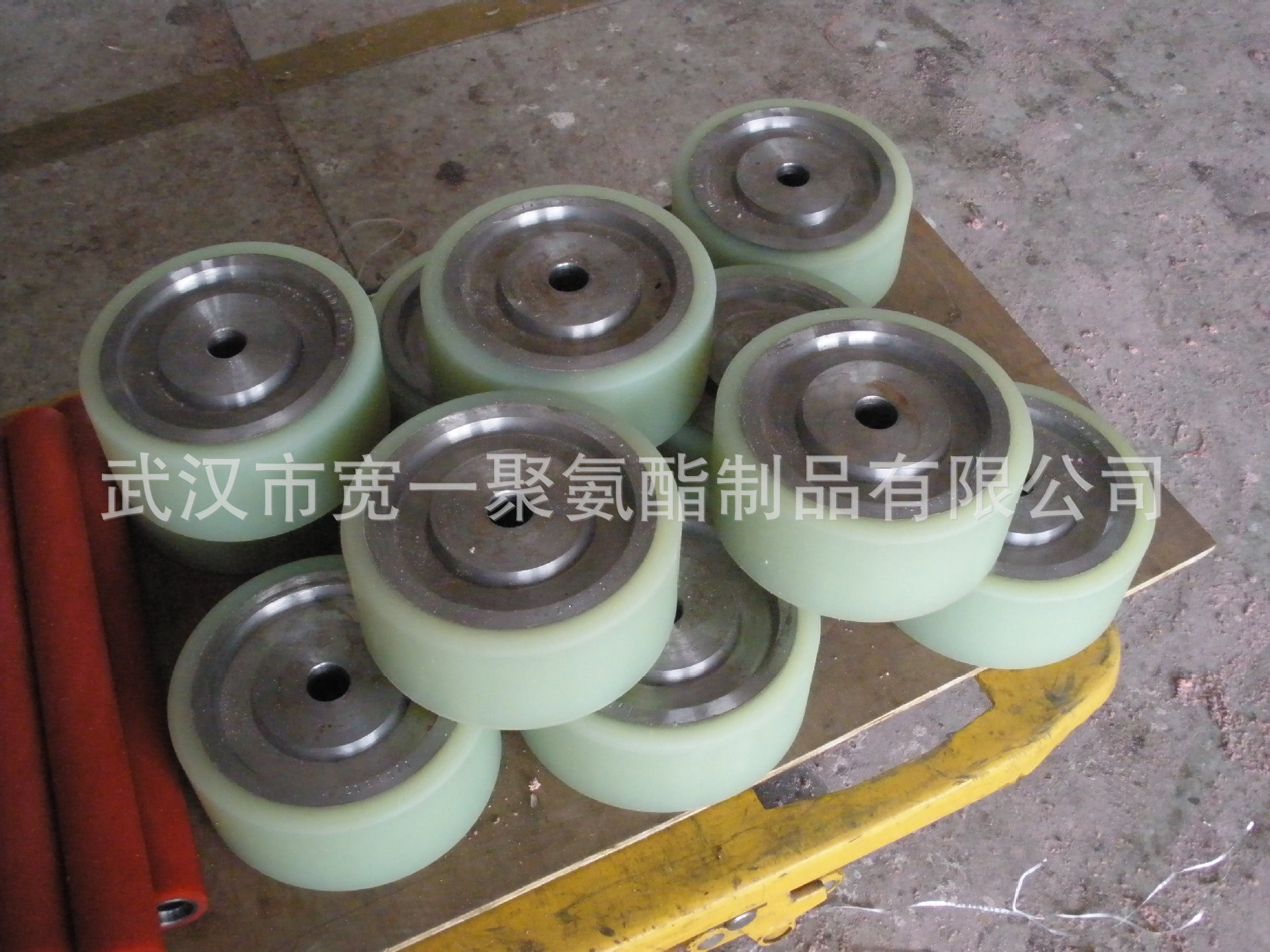 武汉聚氨酯胶辊，武汉橡胶滚轮包胶，武汉输送胶轮包胶