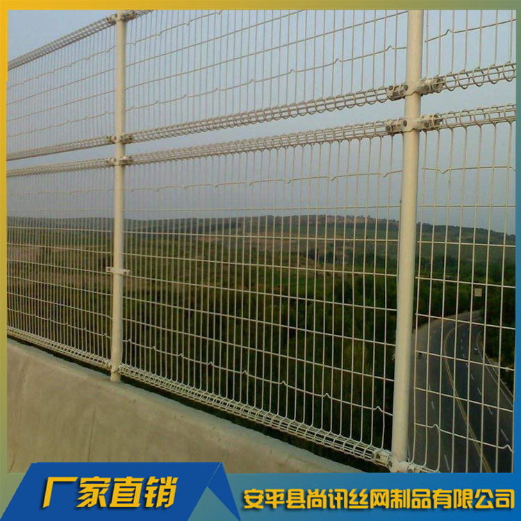 优质桥梁防抛网报价浸塑桥梁防抛网报价 量大优惠桥梁防抛网