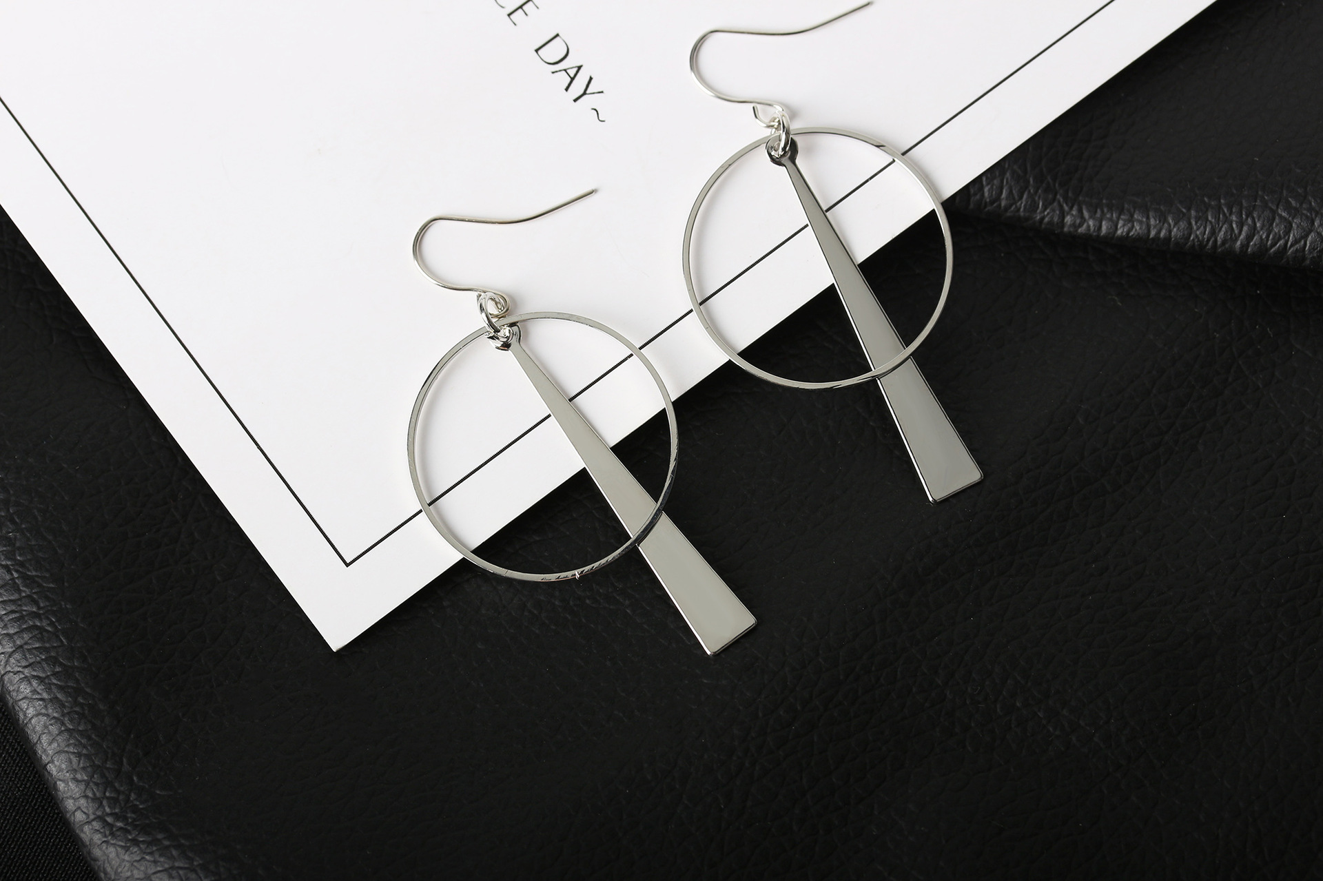 Fashion Geometric Plating Alloy No Inlaid Earrings display picture 5