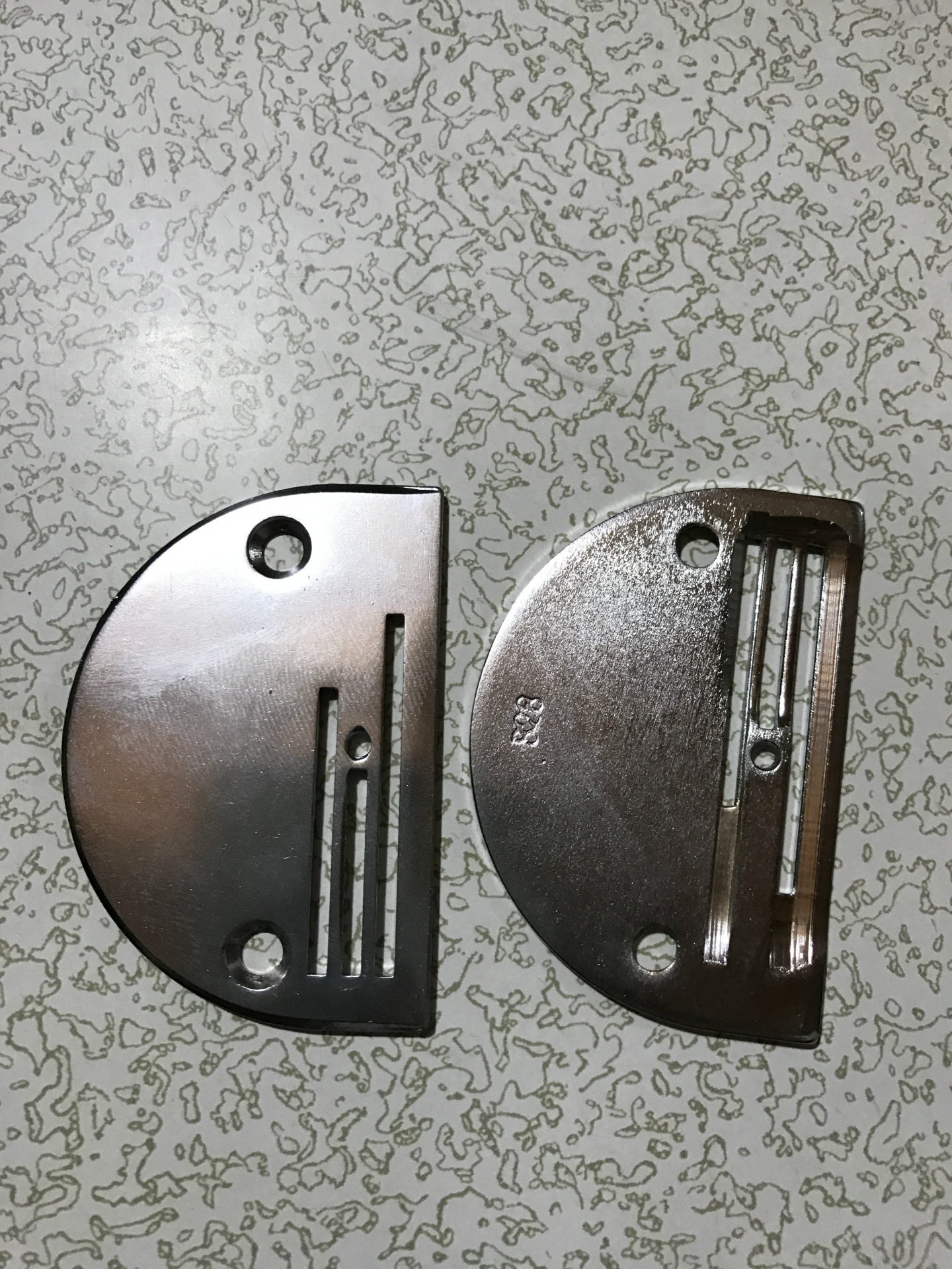 工业缝纫配件 平车针板  厚料机针板细（一盒50块）