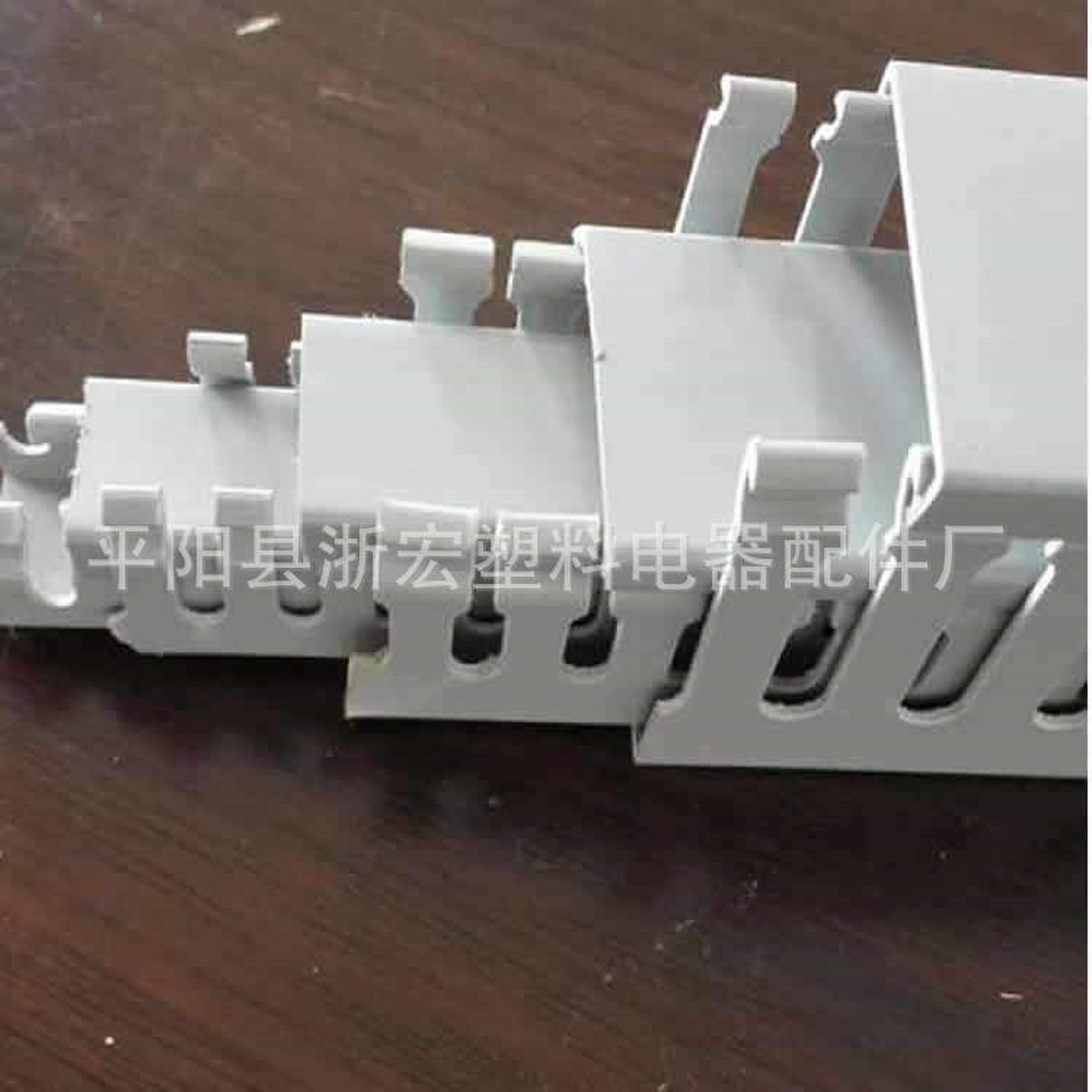 3271395553_1794452835