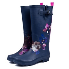 Thời trang nữ cao ủng mưa mưa giày hoa hải quân giày nước cao su tự nhiên tay áo mưa dài bán buôn Giày đi mưa