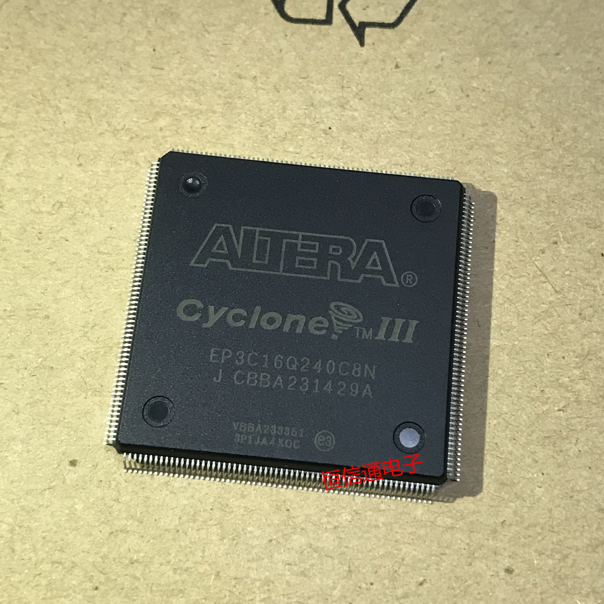 原装进口固态继电器SF15DUZ-H1-4 AC240V 15A DC4~7V 全新现货