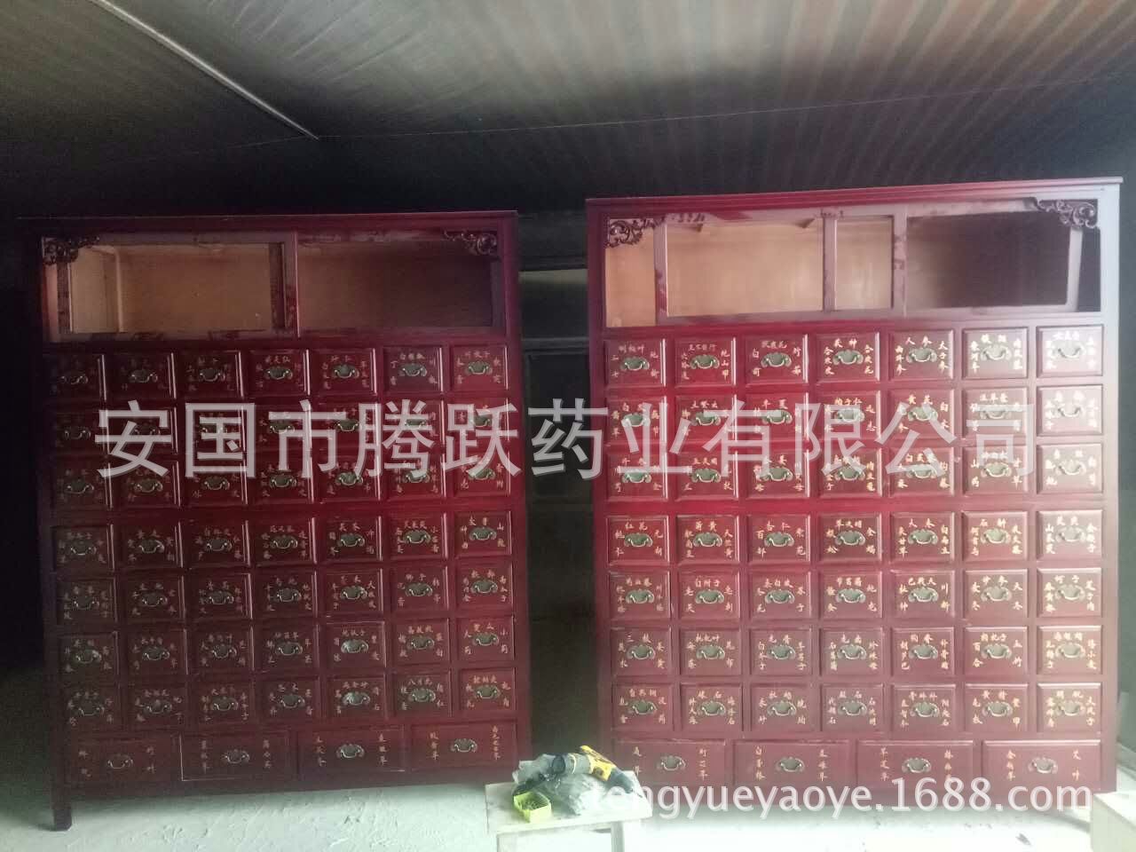 Solid Camphor Pine Chinese Medicine Cabinet 53 Drawers Chestnut Red Custom Herbal Storage Cabinet specifications