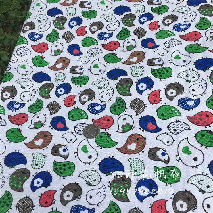 흰색 바탕에 새