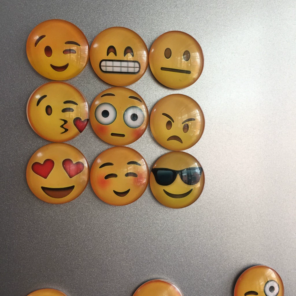 Внешнеторговые случайные 5 моделей, 30 мм, Emoji улыбка, модная кристальная стеклянная наклейка на холодильник