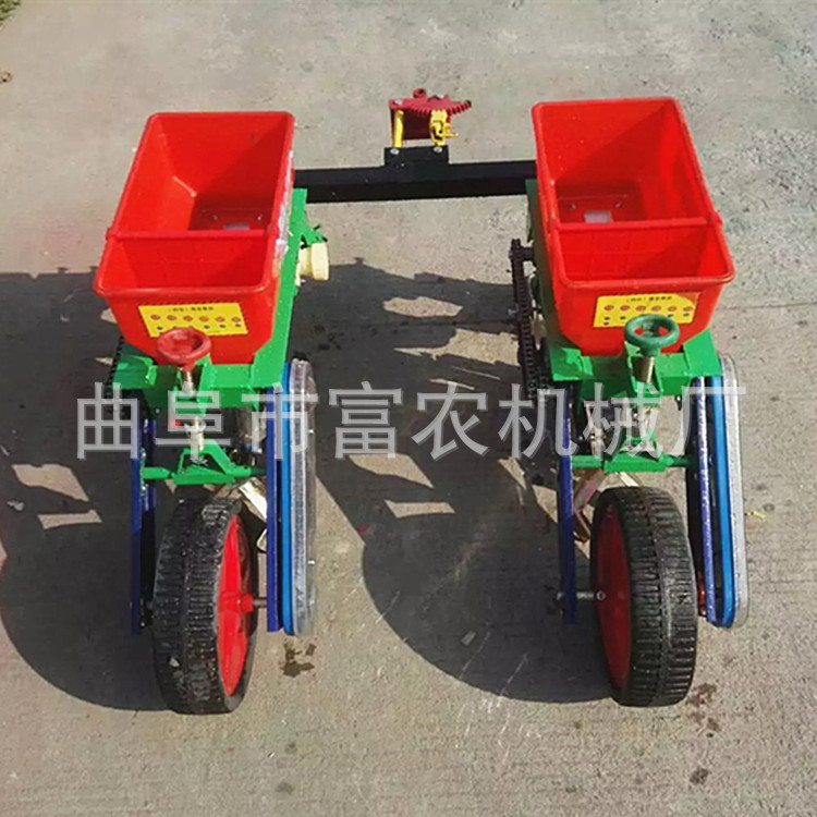 新型玉米播种机 单行单粒玉米精种施肥机 小型农业机械