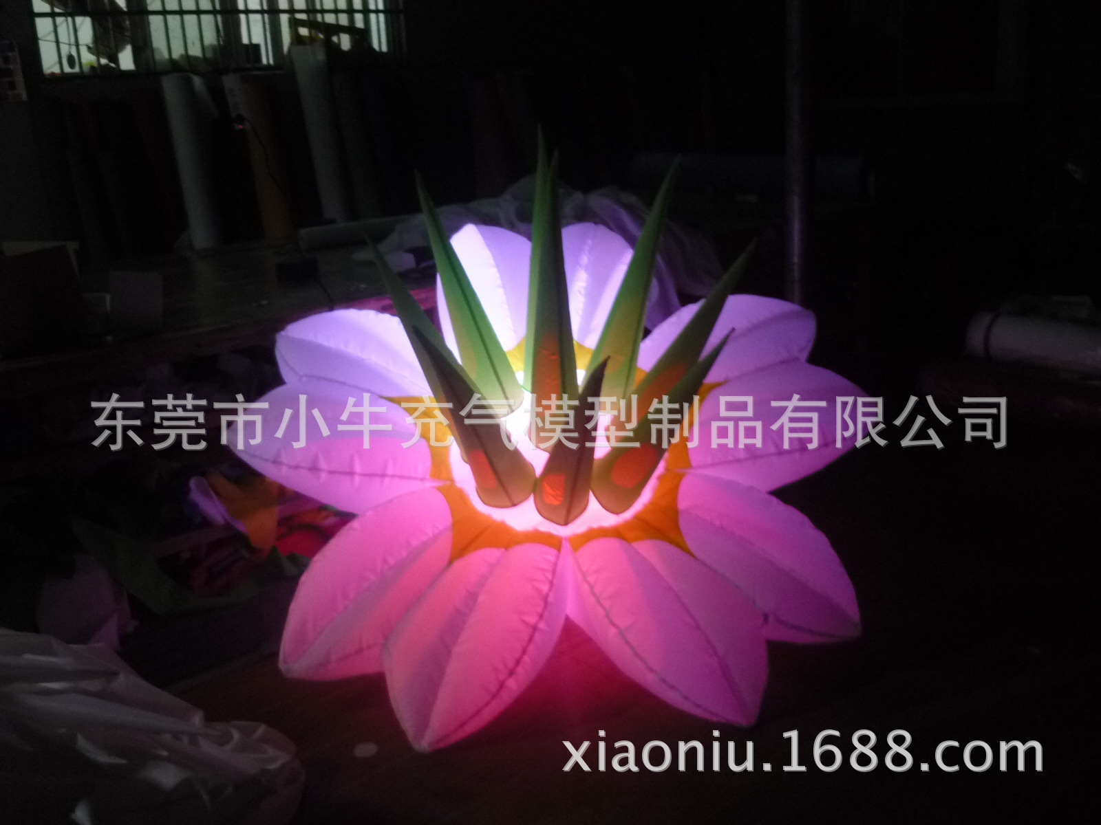 供应充气发光花瓣气模 充气吊灯花 舞台酒店唯美装饰用品