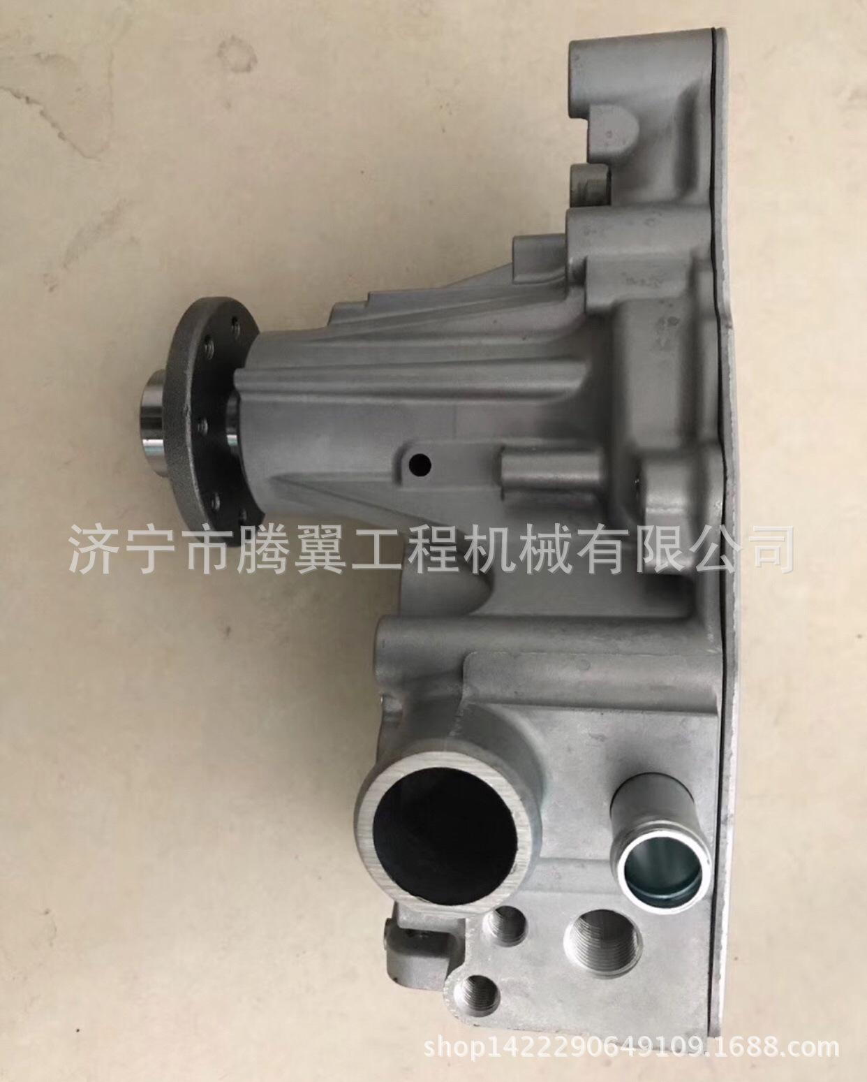 适用于五十铃4LE2发动机水泵 5-87311148-2