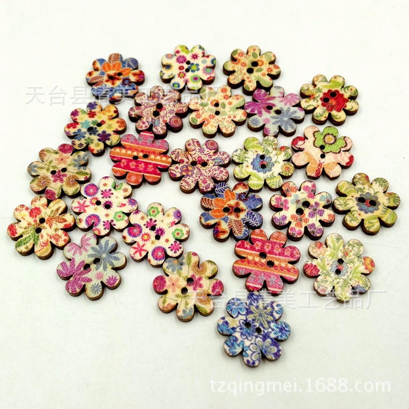 Cinco flores de ciruela de madera de troncos/ocho botones de ciruela mezclados con botones de flor de ciruelo impresos decorativos de madera