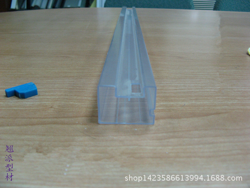 专业生产厂家生产各种形状不同颜色PVC挤出型材-PVC透明方管