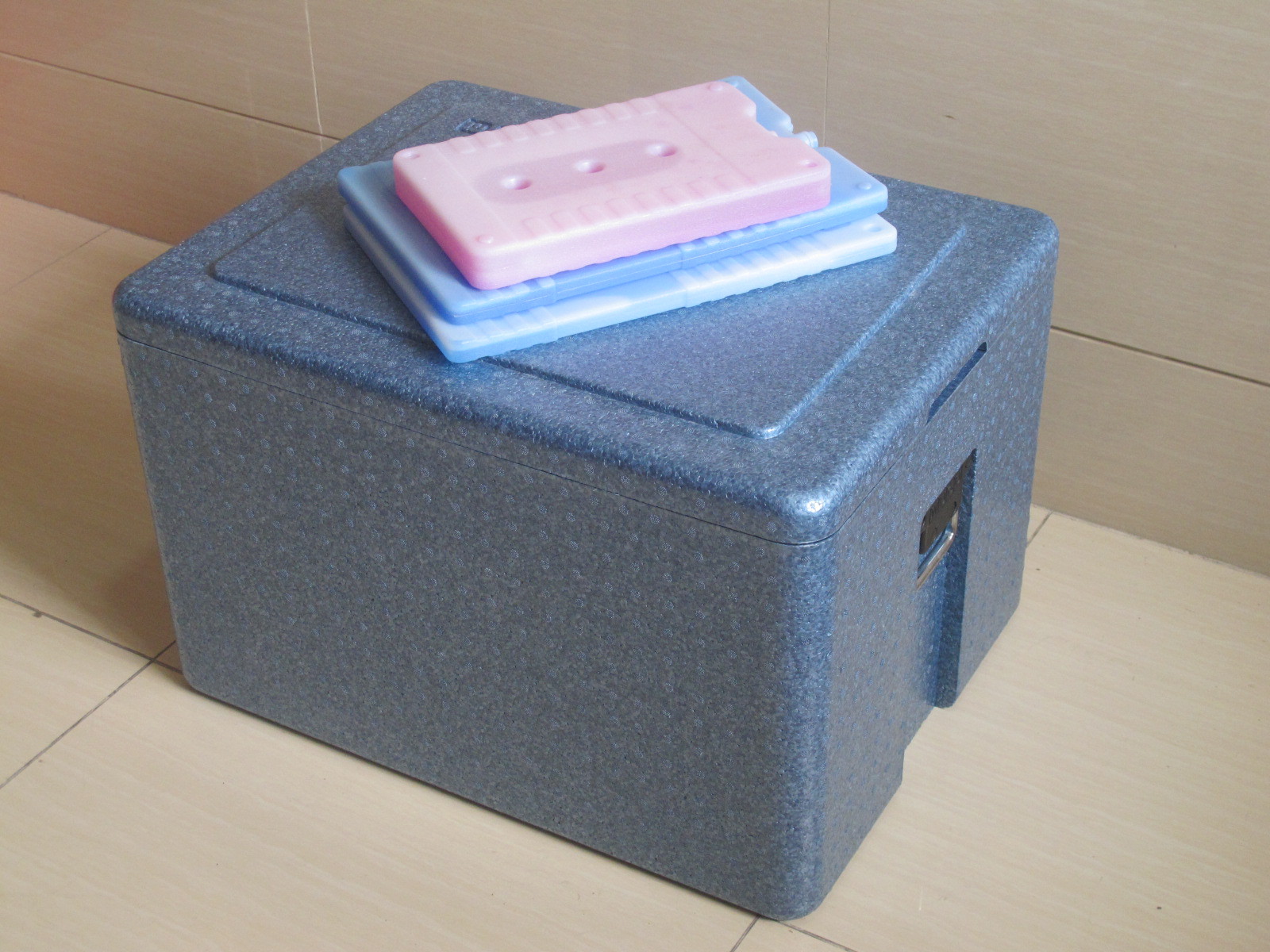 Fanem早产儿暖箱设计