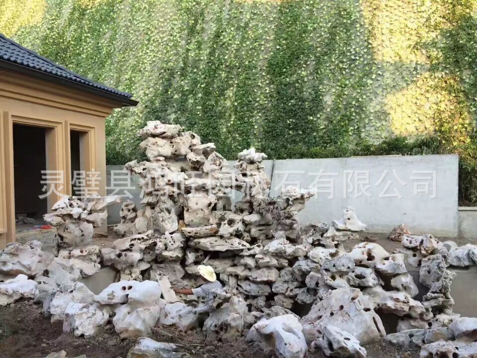 灵璧奇石太湖石景观石批发，产地天然优质太湖石摆件供应商