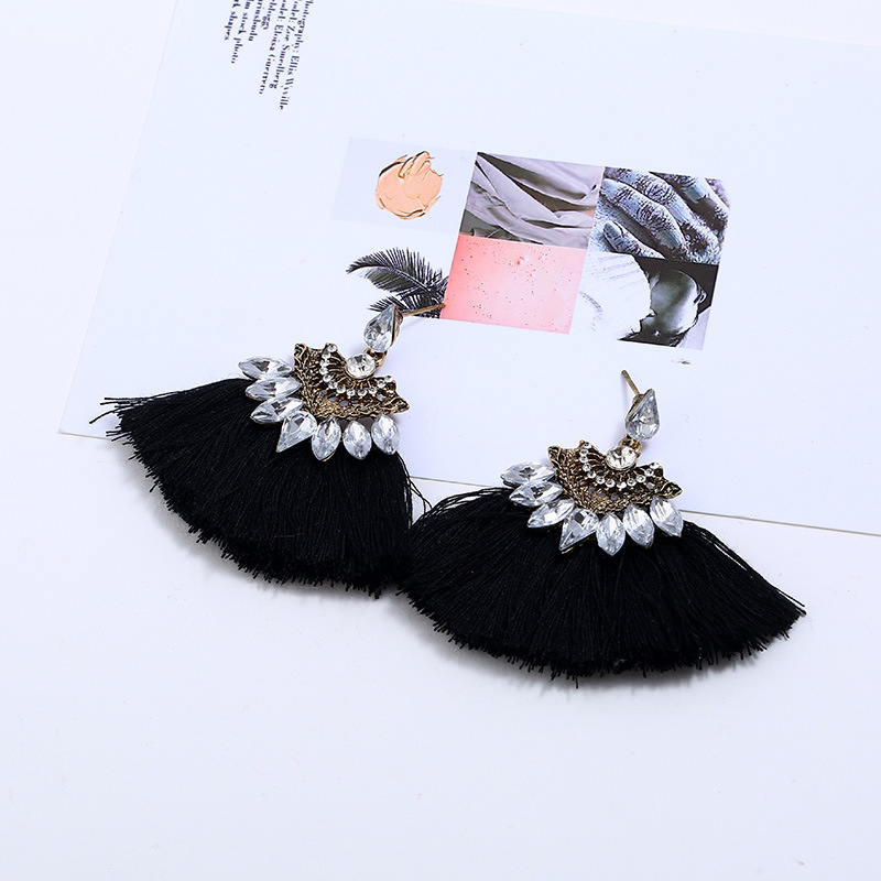 Fan-shaped Color Diamondretro Tassel Bohemian Temperament Earrings display picture 4