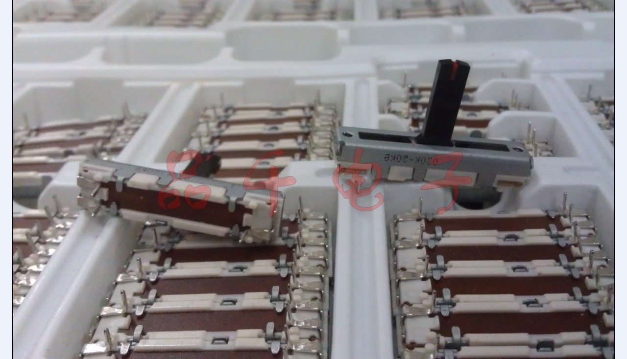 ALPS 3.5公分滑动电位器 50KBX1 15MM轴带红色点