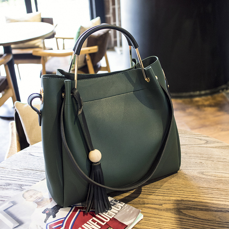 2019 new crossbody buns mother bag ladies shoulder bag simple tassel bucket handbag bag