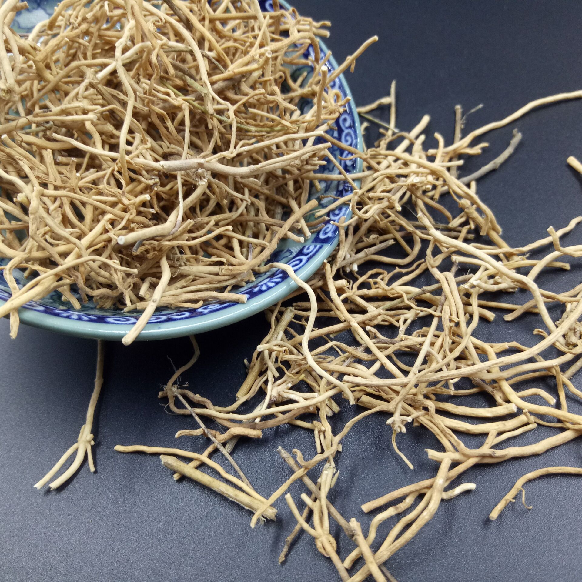 Xu Chang Qing Dried Root 500g Traditional Chinese Herb for Decoction and Culinary Use in use