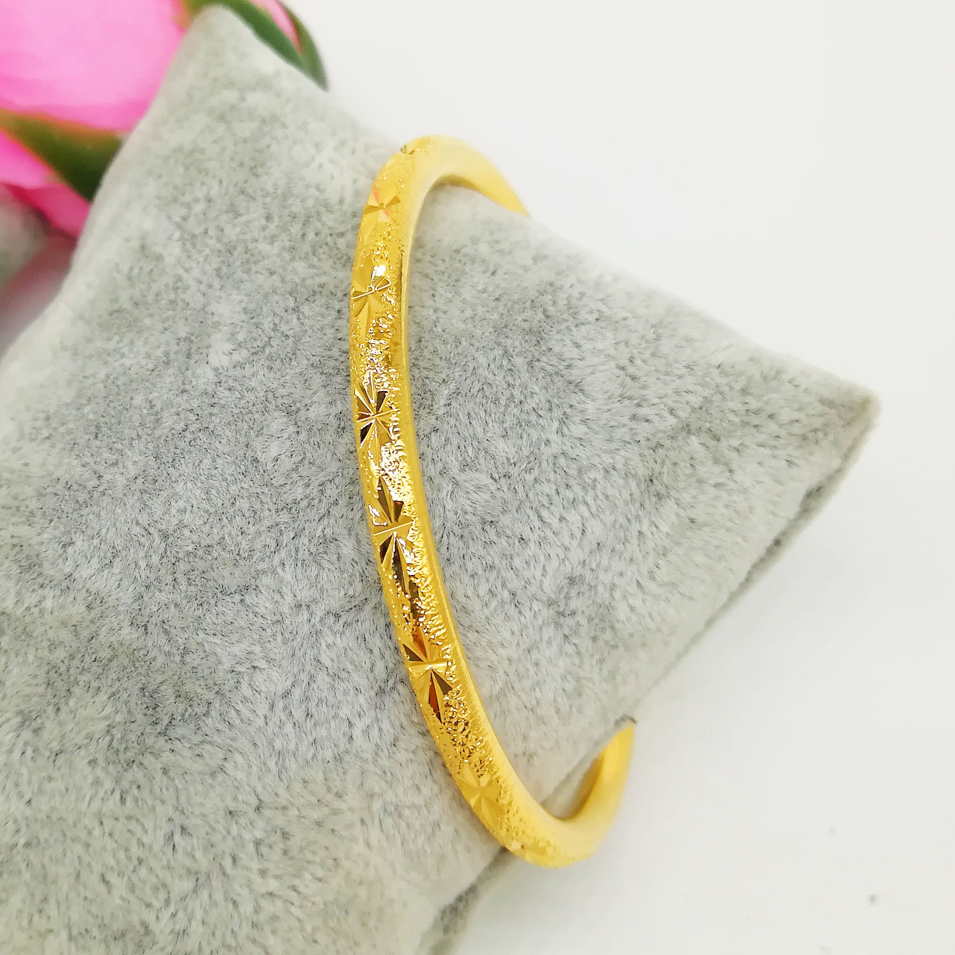 Open round bar starry sky bracelet is a hot sale at the street stall. It is made of pure brass plated with 24K real gold and can be customized directly from the manufacturer pic 6