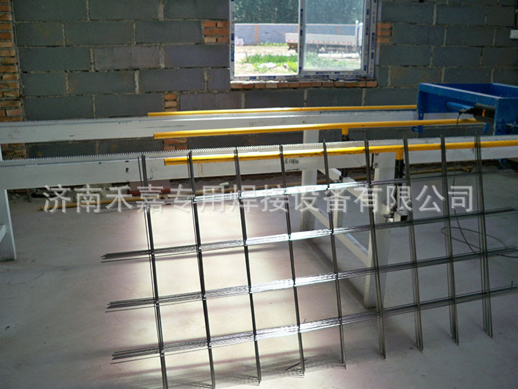 禾嘉網片焊機 (4)